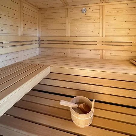 Stunning In Durbuy With Sauna Ferienhaus *